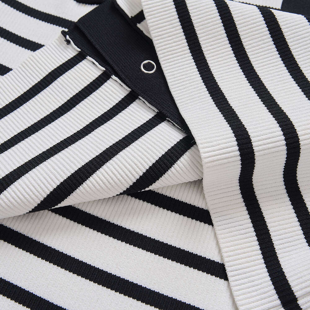 2026 Spring/Summer New French Round Neck Color blocked Striped Single breasted Short Sleeve Elegant Slimming Knitted Dress