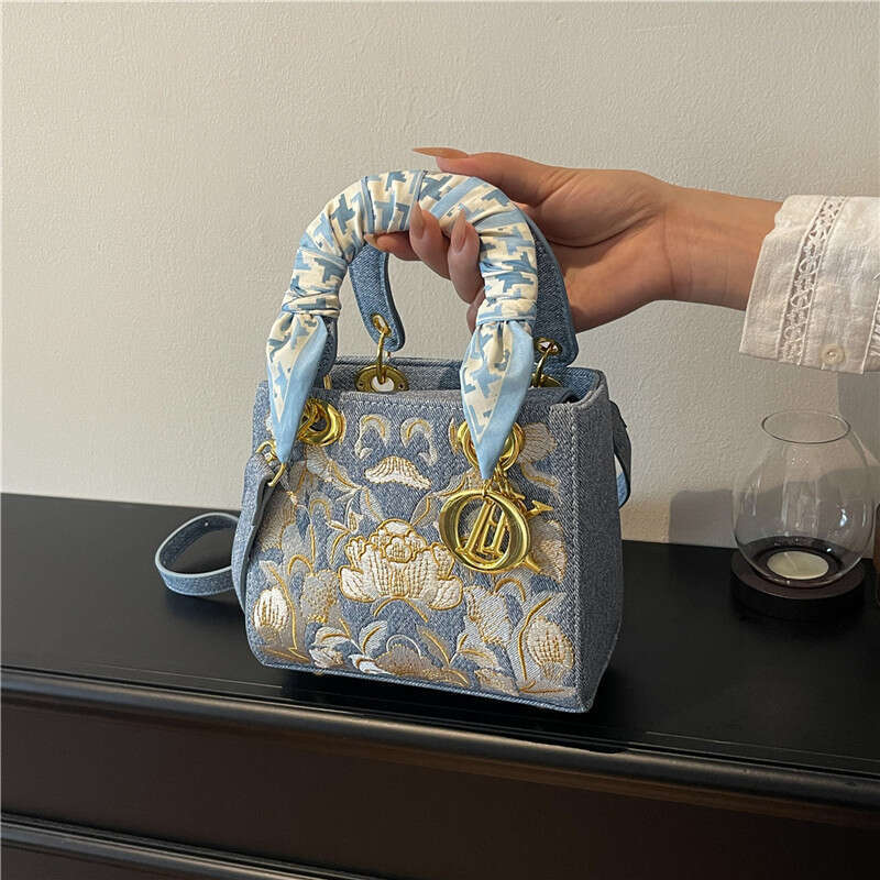 Heavy Embroidery Embroidered Versatile Princess Diana New Fashion Scarf tote Handbag Women High End Single Shoulder Crossbody Bag