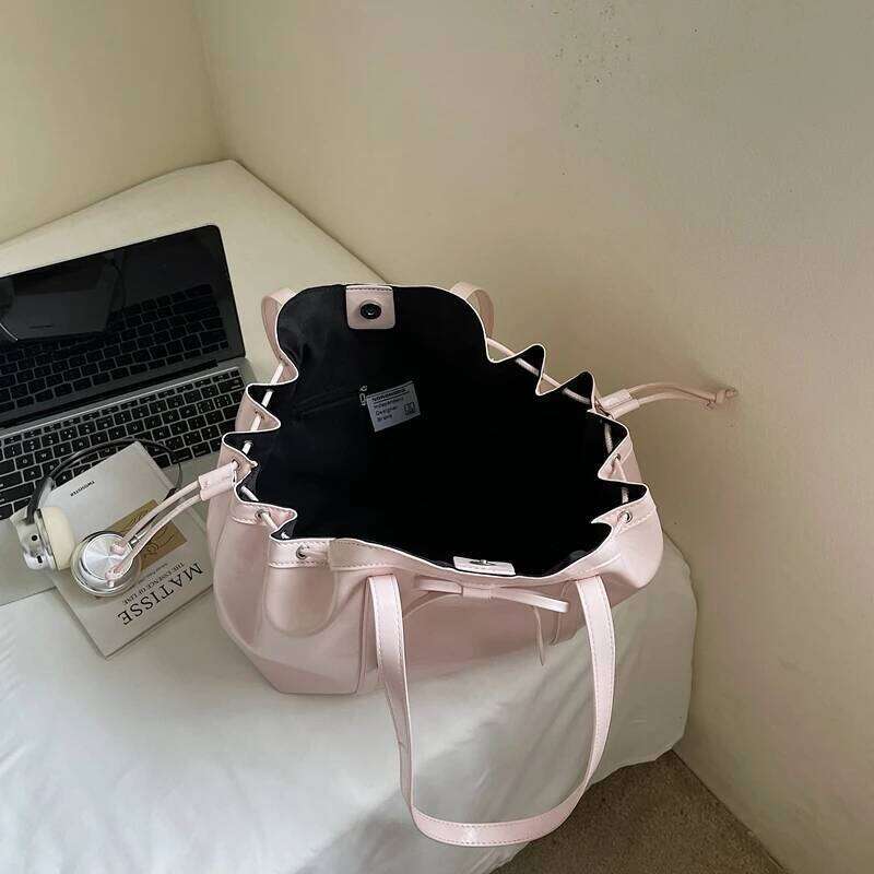 PU Leather Shoulder Fashion Trend Underarm Bag with Bow Large Capacity Commute Bags for Women 2025 Ladies Handbag H260128