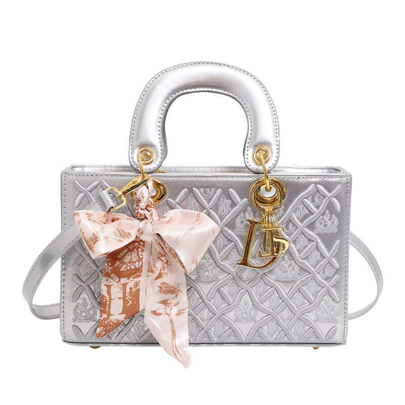Heavy Embroidery Handbag Princess Diana Style Women New Hot-Selling Fashion Scarf Single Shoulder Crossbody Bag tote