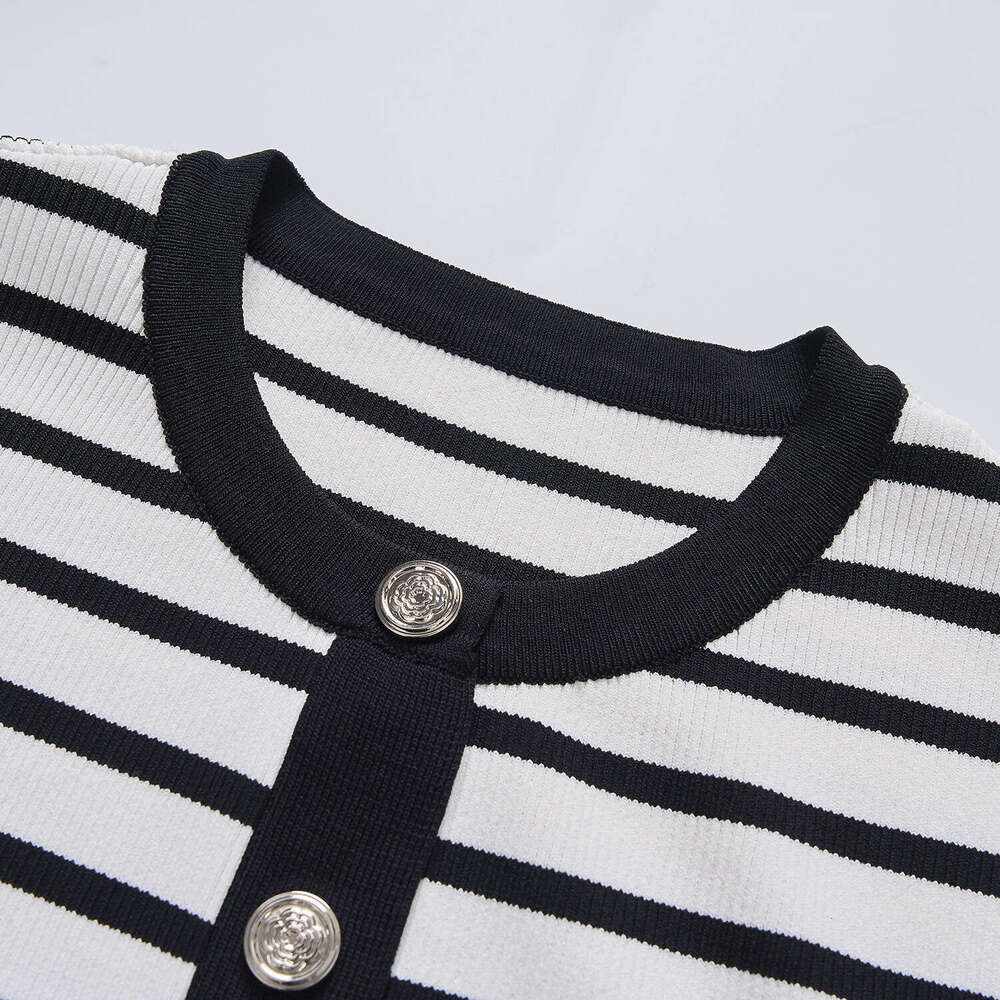 2026 Spring/Summer New French Round Neck Color blocked Striped Single breasted Short Sleeve Elegant Slimming Knitted Dress