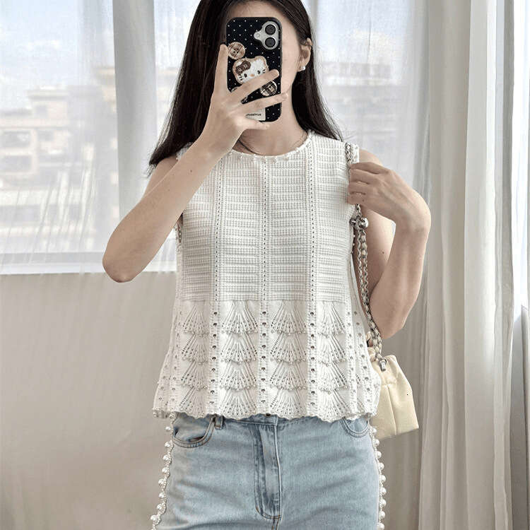 2026 Summer New French Vacation Style Round Neck Pearl Decoration White Knitted Loose Sleeveless Women's Top