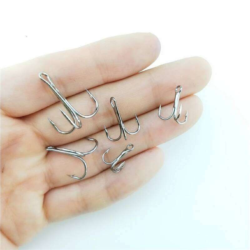 30pcs Treble Hooks 4#6#8#10#12# Barbed Triple Artificial Lure Fishhooks High Carbon Steel Ocean Boat Fishing Z260128