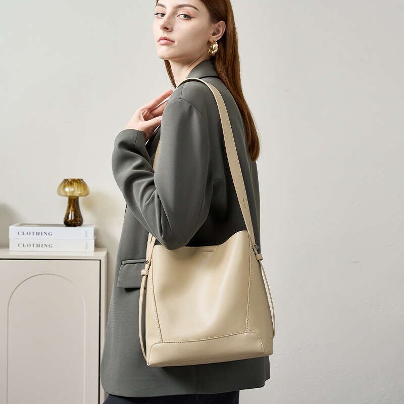 Luxury Shoulder Bags Totes Hobo Women S Hot Sale New Large Capacity Crossbody Versatile Genuine Leather High End Commuter Bucket Bag SENYY