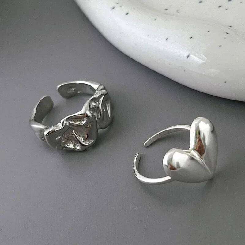 LATS Sweet Cool Silver Color Rings for Women Girl Korea Elegant Simple Smooth LOVE Heart Ring Fashion Jewelry Accessories XJ260127