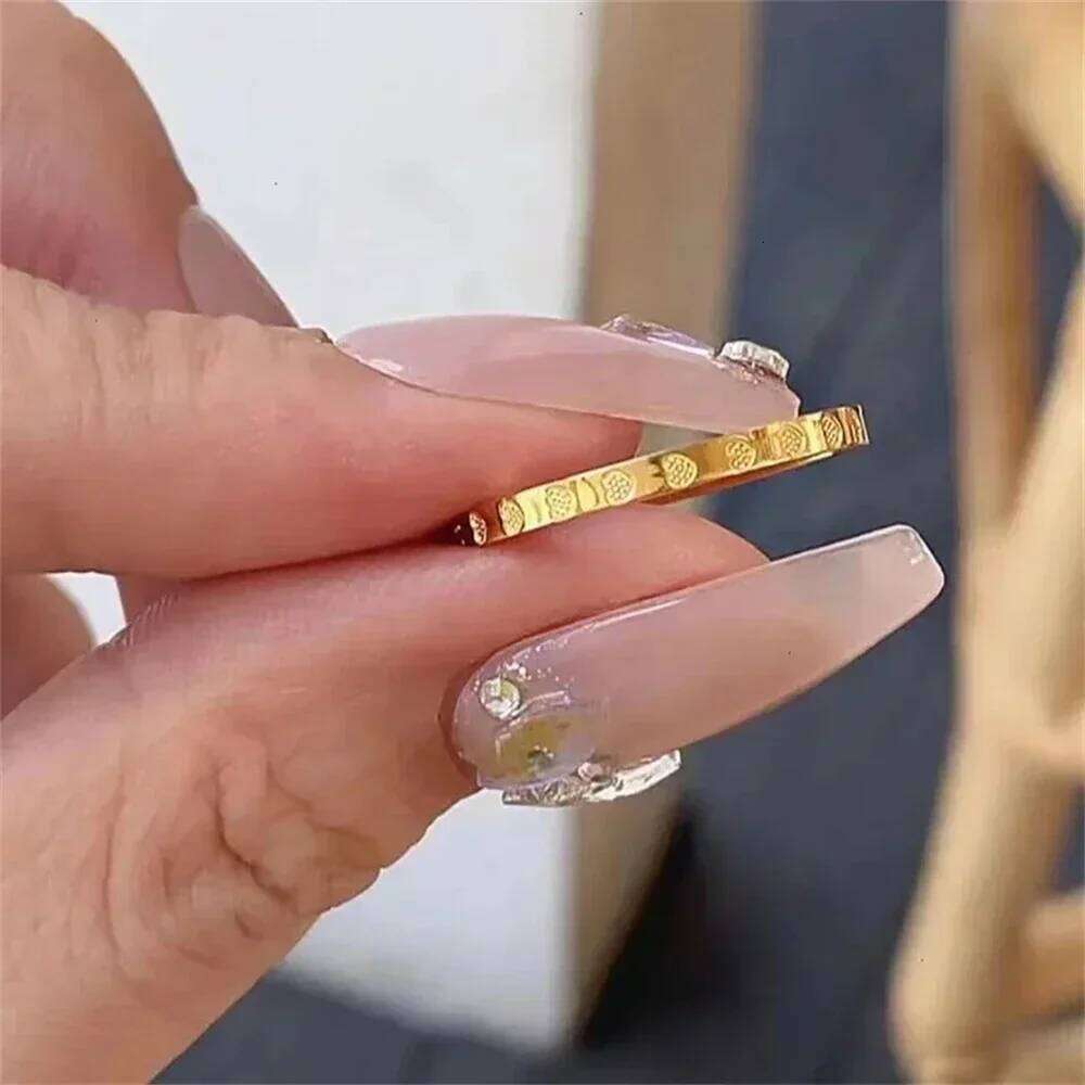Golden Stainless Steel 2mm Heart Rings Women Size 5/6/7/8/9/10# Thin Finger Ring Wedding Band Engagement Jewelry Girlfriend Gift XJ260127