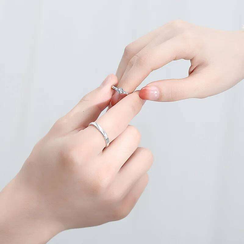 WANZHI New Luxury Diamond Inlaid Couple for Men and Women Adjustable Opening Wedding Engagement Rings Jewelry Accessories XJ260127