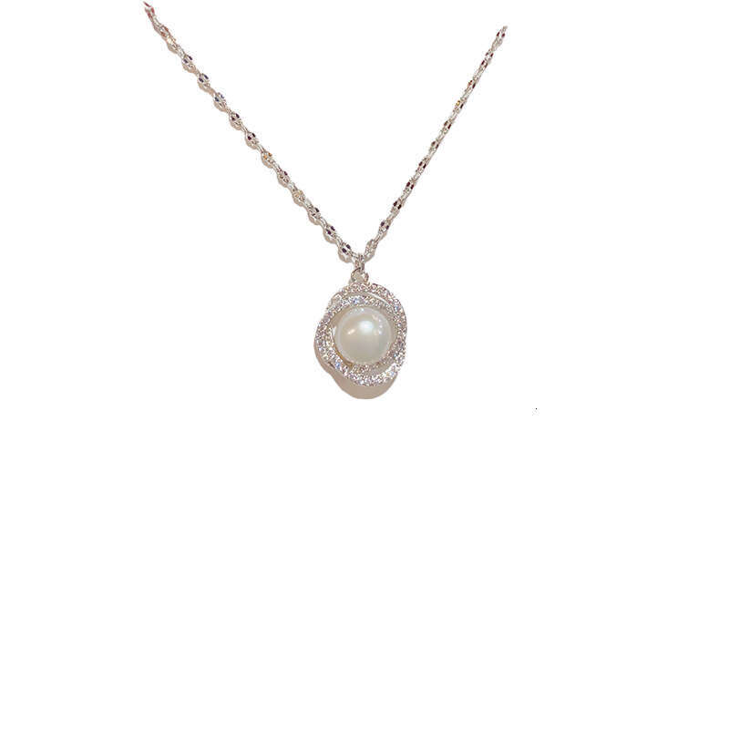 Inlaid Zircon Surrounding Freshwater Pearl Necklace For Women Fashionable Niche Simple Versatile High-end Elegant Collarbone Chain