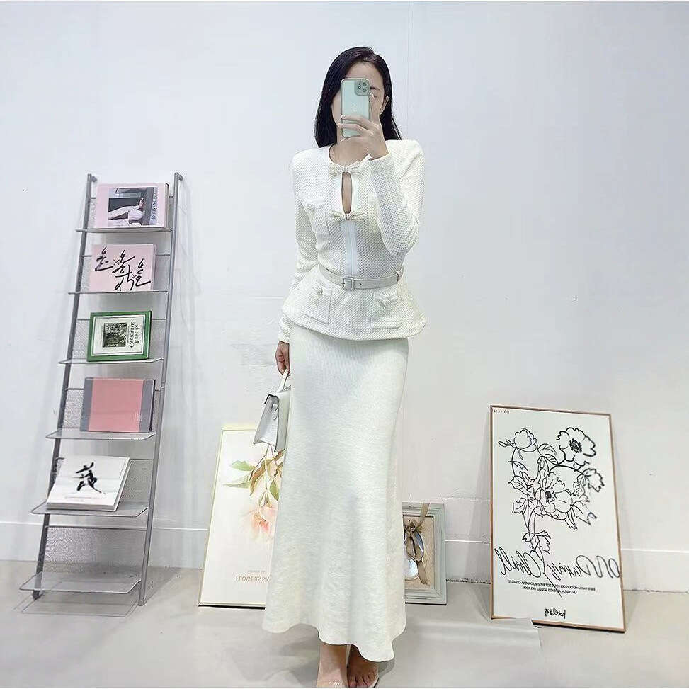 2026 Spring/Summer New Private Clothing Ivory 3D Decorative Dress Fake Sleeves Social Style Knitted Skirt