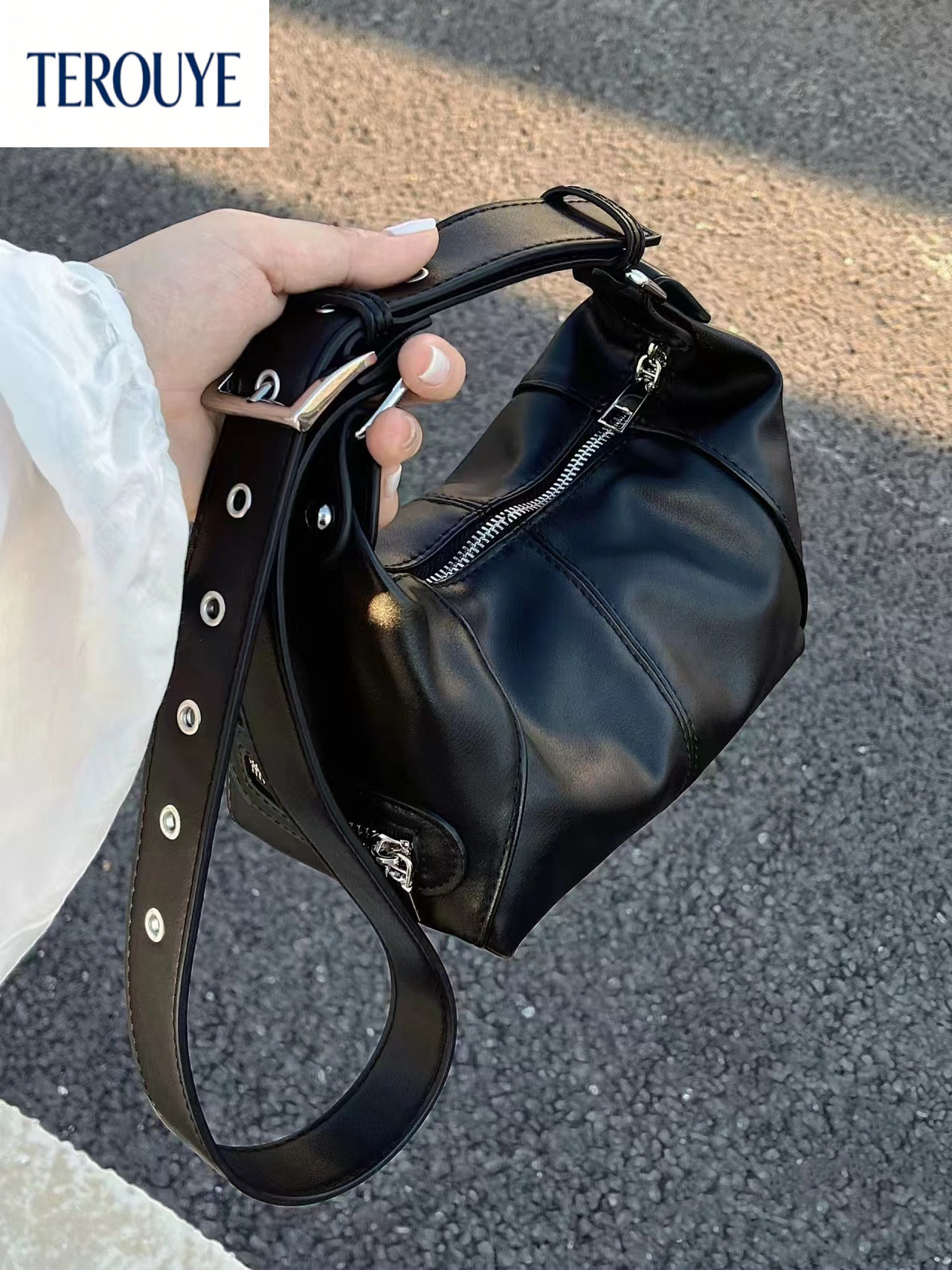TEROUYE Autumn/Winter New Spicy Girl Style Motorcycle Bag Trendy Fashion Versatile bag Style Retro bag Women's Shoulder Bag