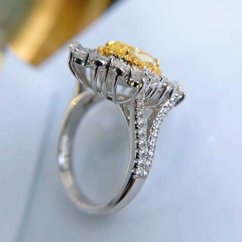 Women's Luxury Oval Yellow CZ Crystal Stone Ring For Banquet Party Elegant Lady Finger Accessories Anniversary Gift Fine Jewelry XJ260127