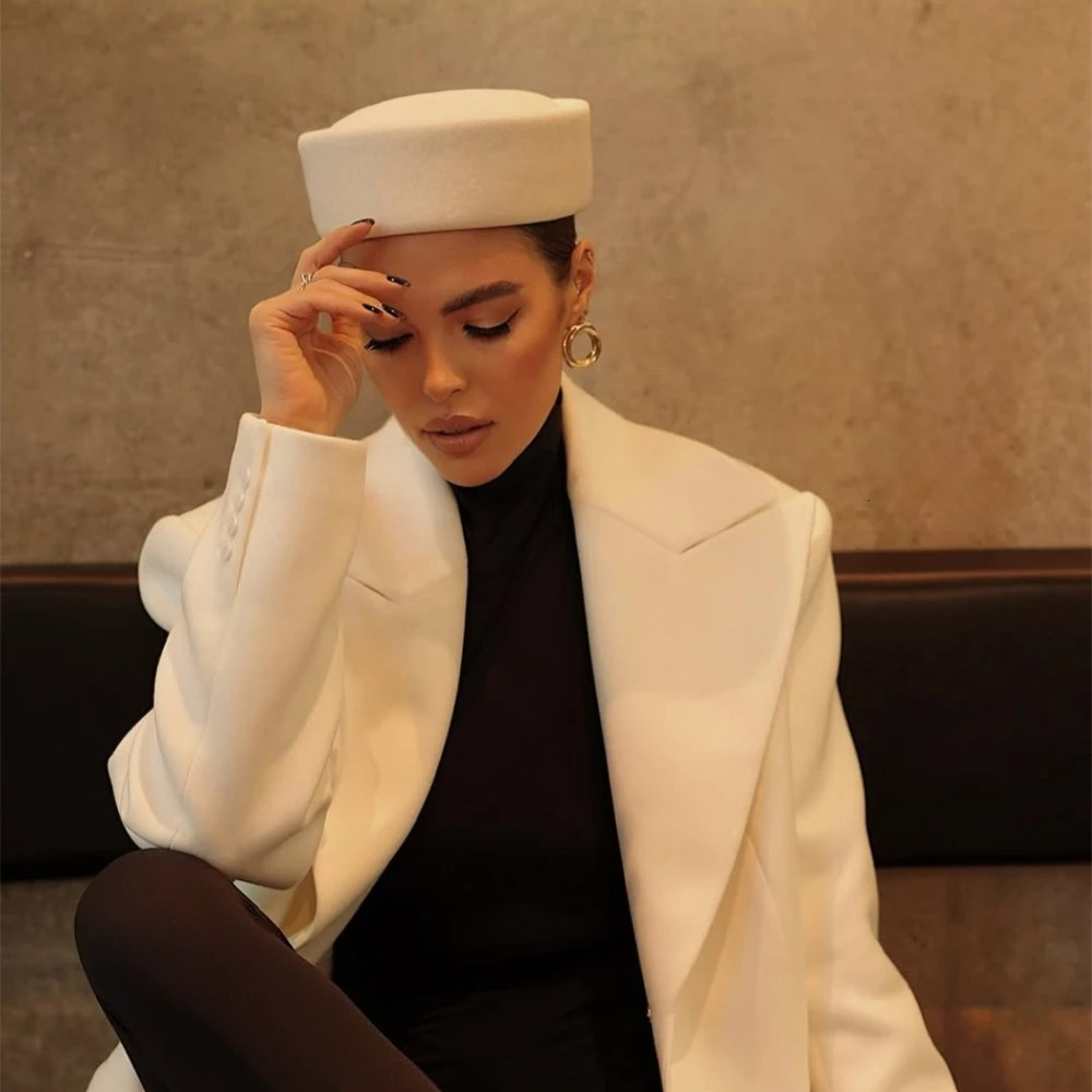 Vintage Hard Top Flat Fedoras Hats Women 100 Wool Felt Berets Hat Wedding Cocktail Party Medicine Box Hat Charming Pillbox Cap 260126