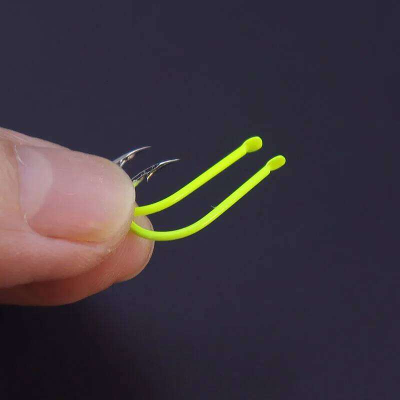 50pcs/lot Hooks High-Carbon Steel Anti-rust Green Coating Flattened Hook Body Barbed Fishhook Tackle For Fishing Z260128