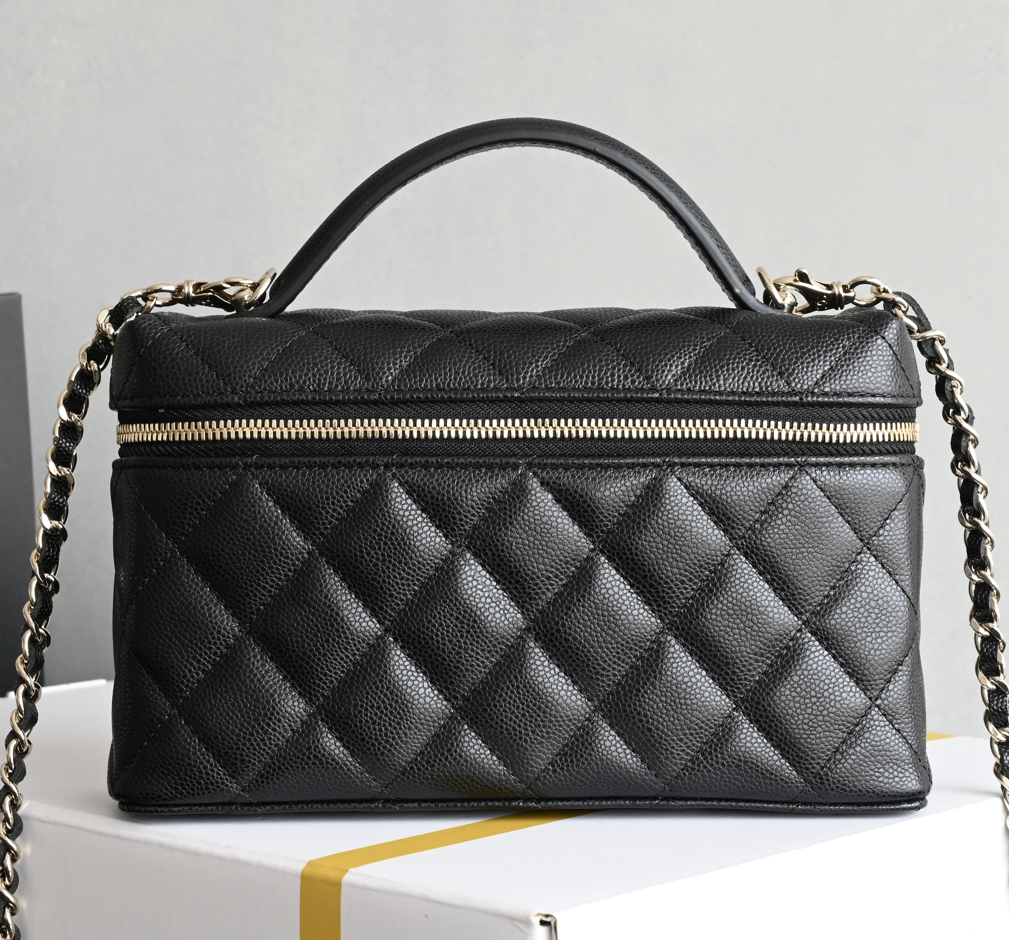 10A High Quality Glossy Handbag Chain Strap Shoulder Clutch Soft Premium Leather Luxe Women Designer Mini Box Bag