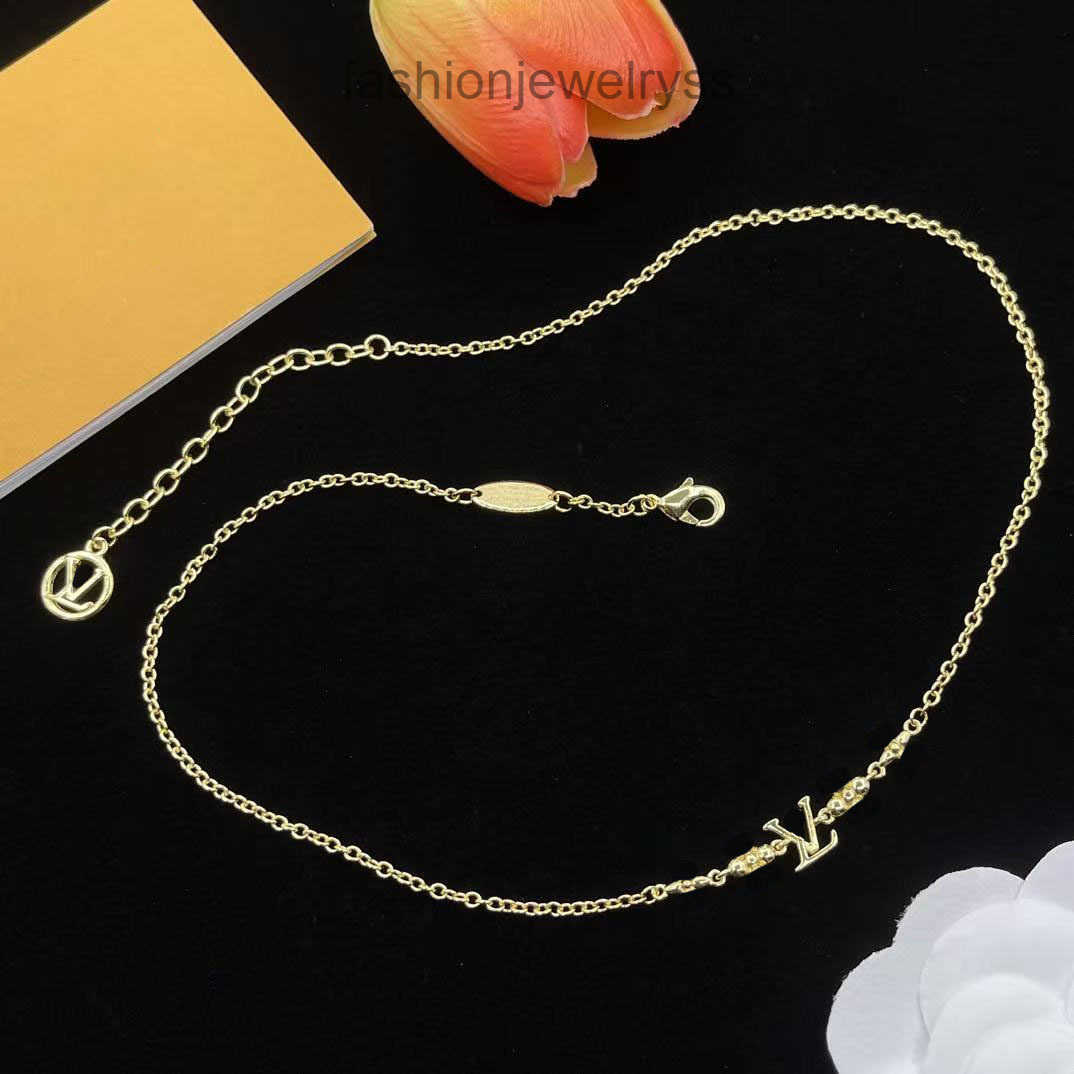 High Quality Titanium Steel Gold Jewelry Fashion Designer Necklace Gift Mens Womens Long Letter Chains Necklaces Golden Chain Jewlery Party sdfsdfdsf123456