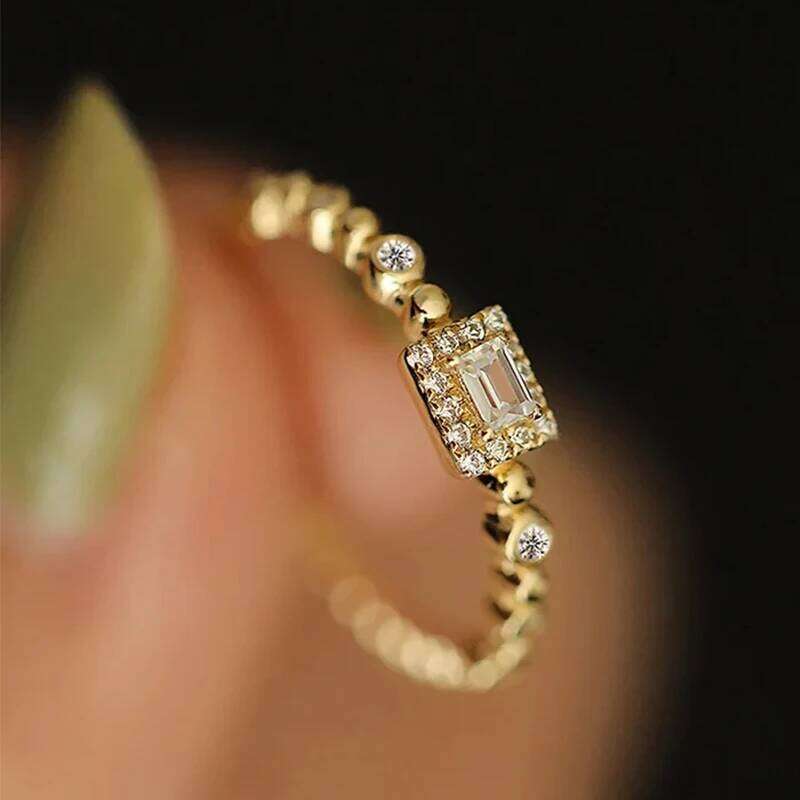 Huitan Dainty Shiny Rectangle Rings for Women Exquisite Gold Color Female Finger Accessories Trendy Engagement Wedding Jewelry XJ260127