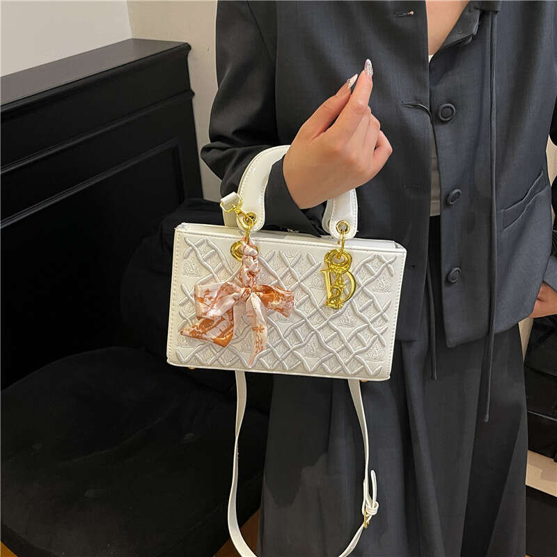 Heavy Embroidery Handbag Princess Diana Style Women New Hot-Selling Fashion Scarf Single Shoulder Crossbody Bag tote
