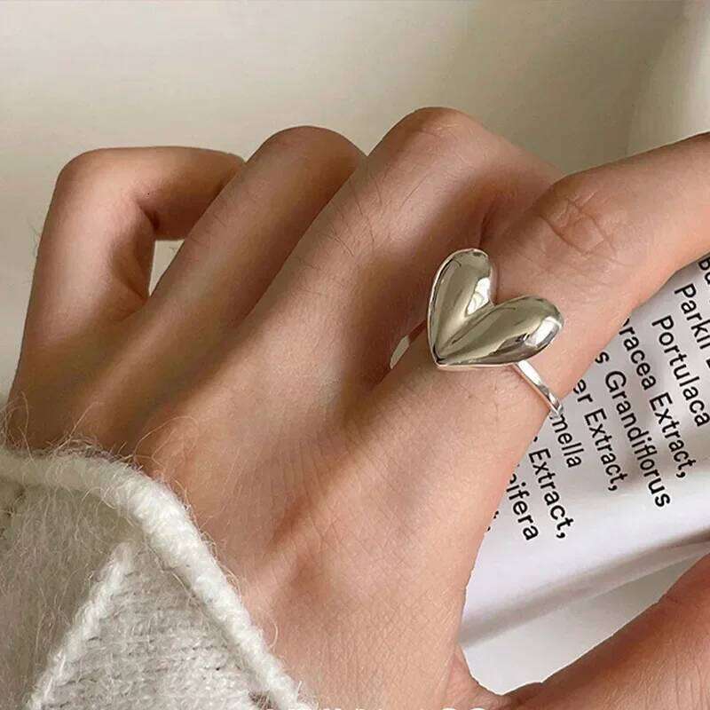 LATS Sweet Cool Silver Color Rings for Women Girl Korea Elegant Simple Smooth LOVE Heart Ring Fashion Jewelry Accessories XJ260127