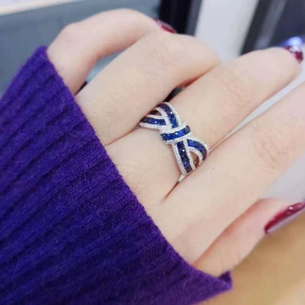 New Designer Fashion Women Ring Bowknot Ribbon Irregular Strip Cross Stackable Light Luxury Jewelry Accessories Rings Engagement