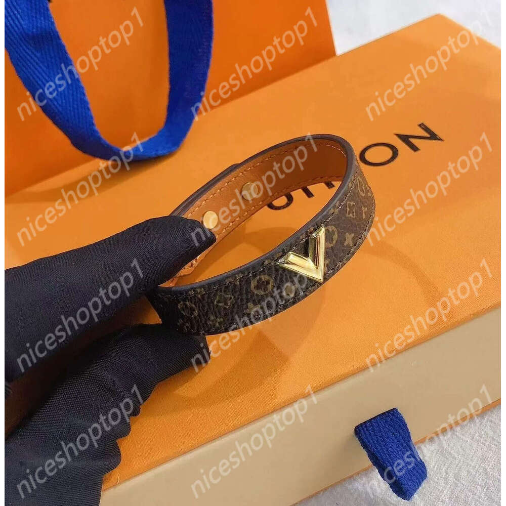 Lvs Lousi Hot Charm Bracelets 2026 Brand Fashion Designer Jewelry Classic Bangle 18K Gold Plated Womens Men H Bracelet Silver Luxury Je Kul3 f68