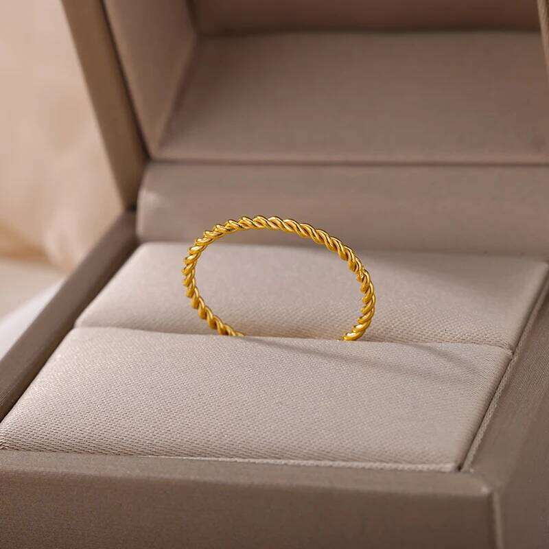 Stainless Steel Spiral Twist Finger For Women Men Gold Plated Round Wedding Couple Rings Minimalist Jewelry Party Gift XJ260127
