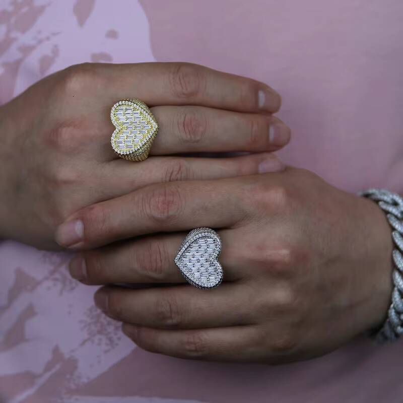 Shiny Baguette Heart Rings Jewelry Women Iced Out Diamond Ring Hip Hop 18K Gold AA AAA Moissanite