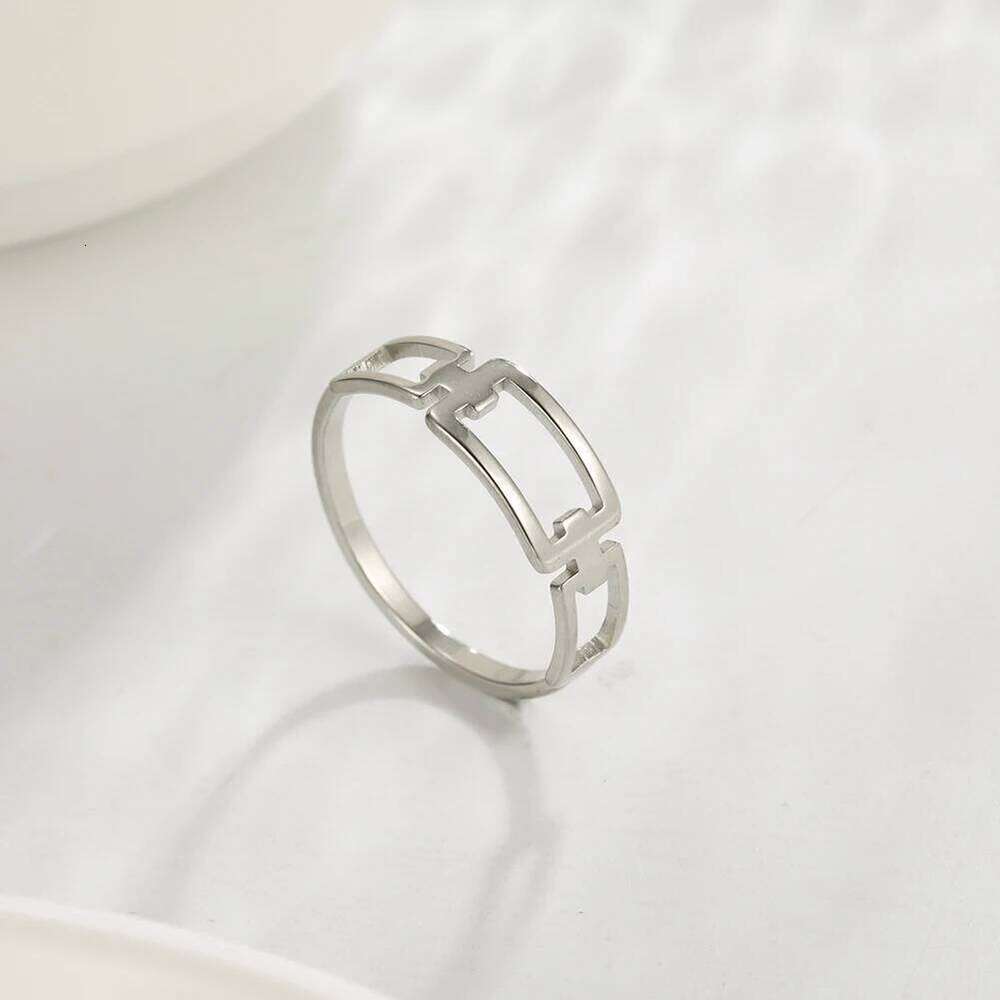 Skyrim Simple Rectangle Chain Women's Ring Kpop Stainless Steel Rose Gold Color Finger Rings Fashion Jewelry Gift Wholesale XJ260127