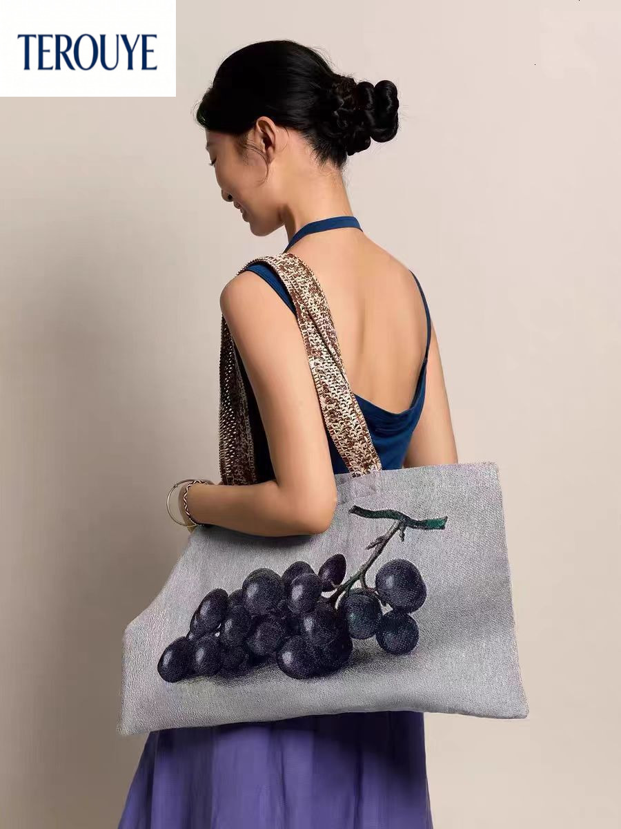 TEROUYE autumn and winter new French style grape oil bag painting hand-painted bag trend retro large capacity light luxury women's armpit bag