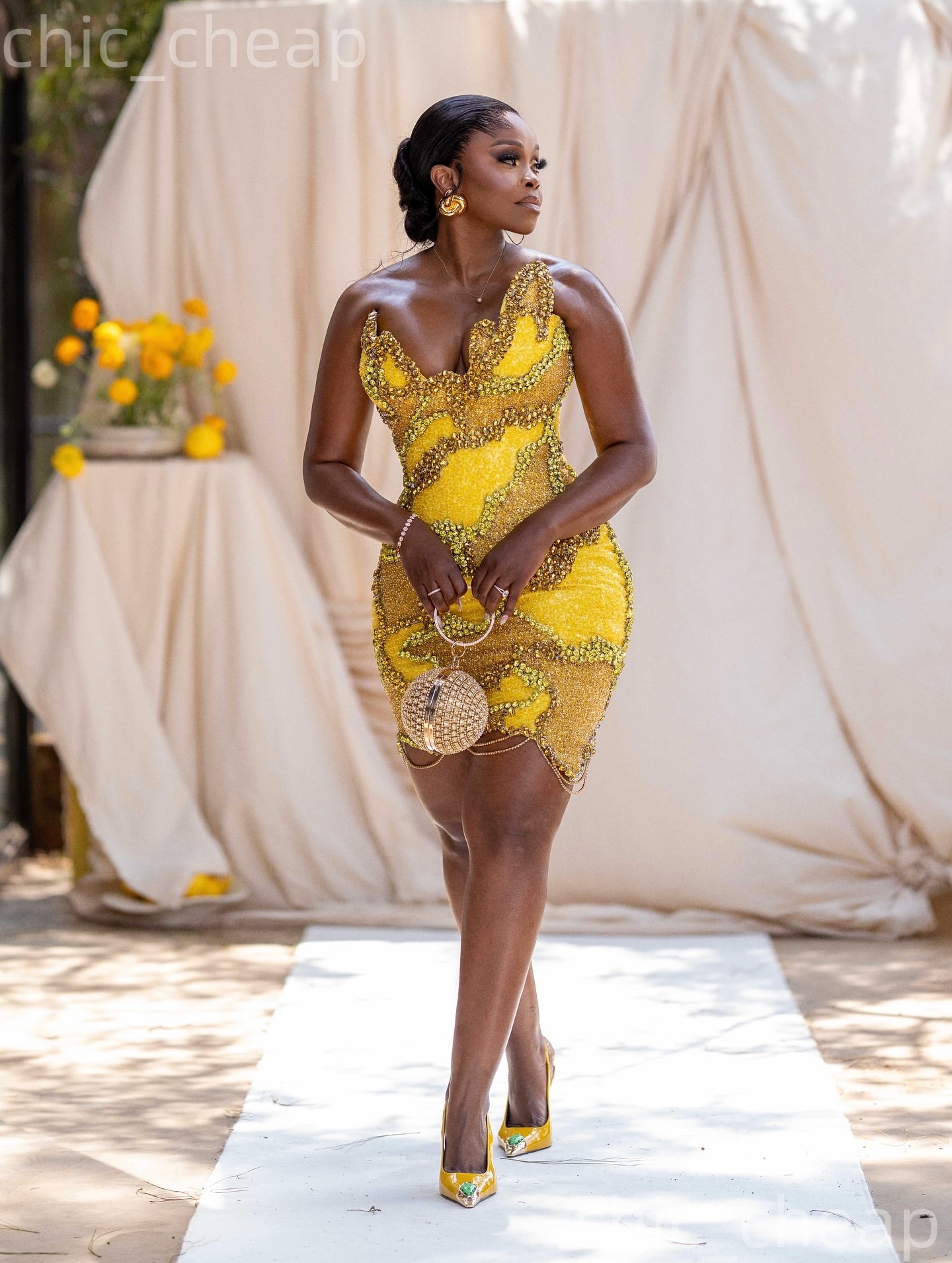 Chic Yellow Sheath 2026 Cocktail Dress Beaded Crystals Sequined Sweetheart Short Mini Graduation Homecoming Dresses For Special Occasions Sweetheart G