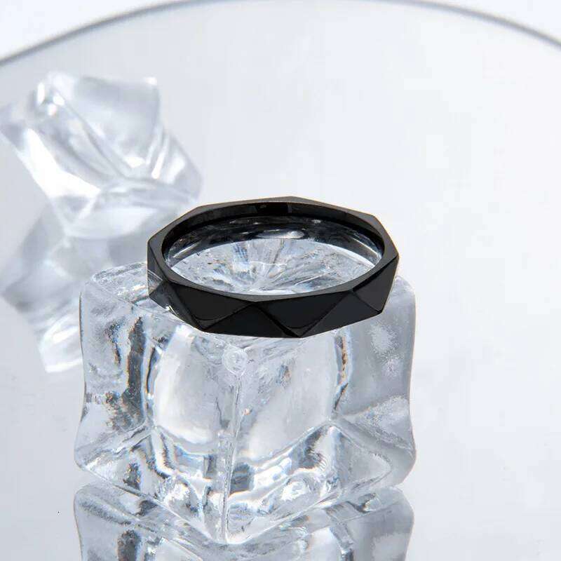 4mm Minimalism Stainless Steel Rhombus Surface Cutting Unisex Ring Props Accessories Gifts Classic Couple Jewelry XJ260127