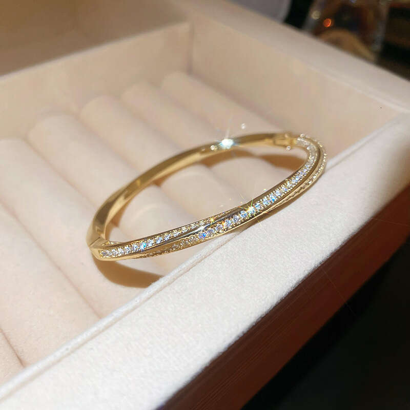 H-shaped open bracelet Solid gold-plated diamond-studded jewelry Small, versatile bracelets Luxury-inspired women's jewelry