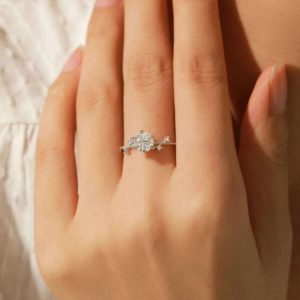 MODIAN 1CT Moissanite Ring 925 Sterling Silver Delicate Flower Six Claws Lab Created Diamond Rings For Women Wedding Jewelry XJ260127