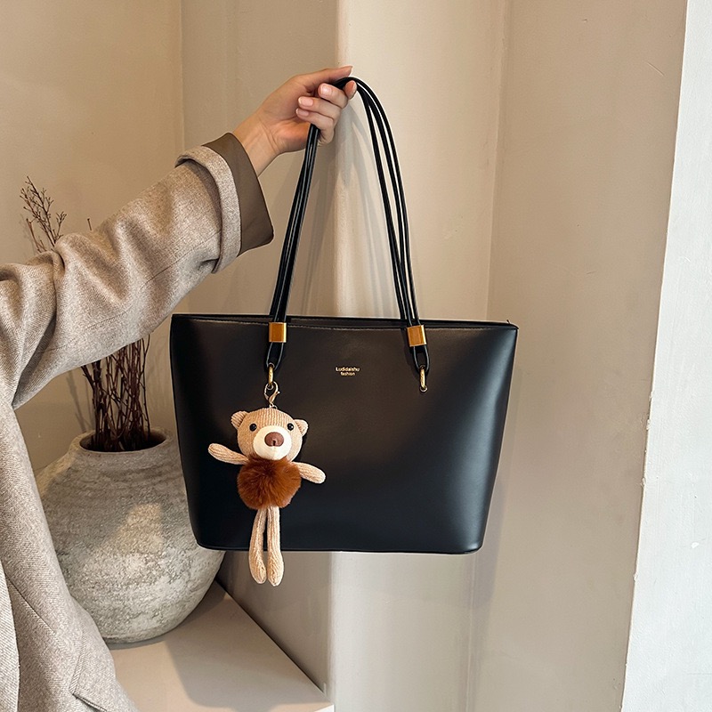 Advanced Texture Bag For Women 2026 New Large Capacity Single Shoulder Commuting Bag Fashionable And Personalized Tote Bag