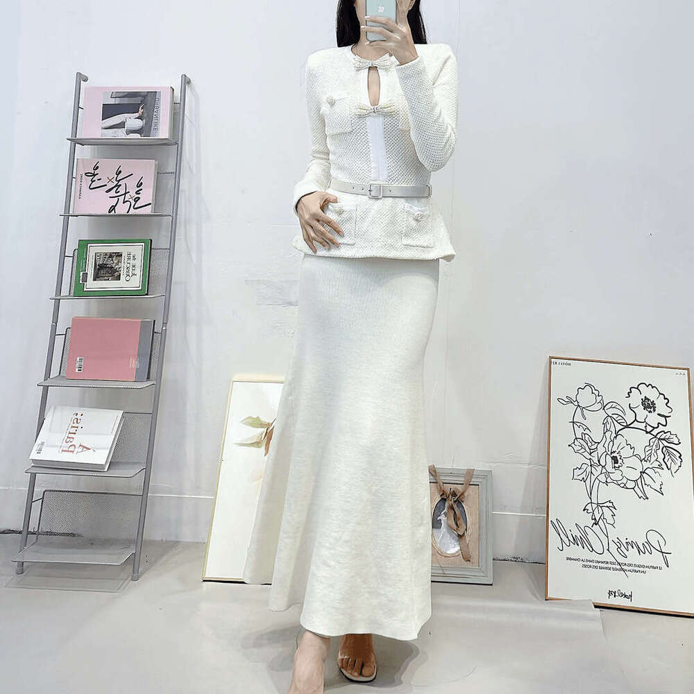 2026 Spring/Summer New Private Clothing Ivory 3D Decorative Dress Fake Sleeves Social Style Knitted Skirt