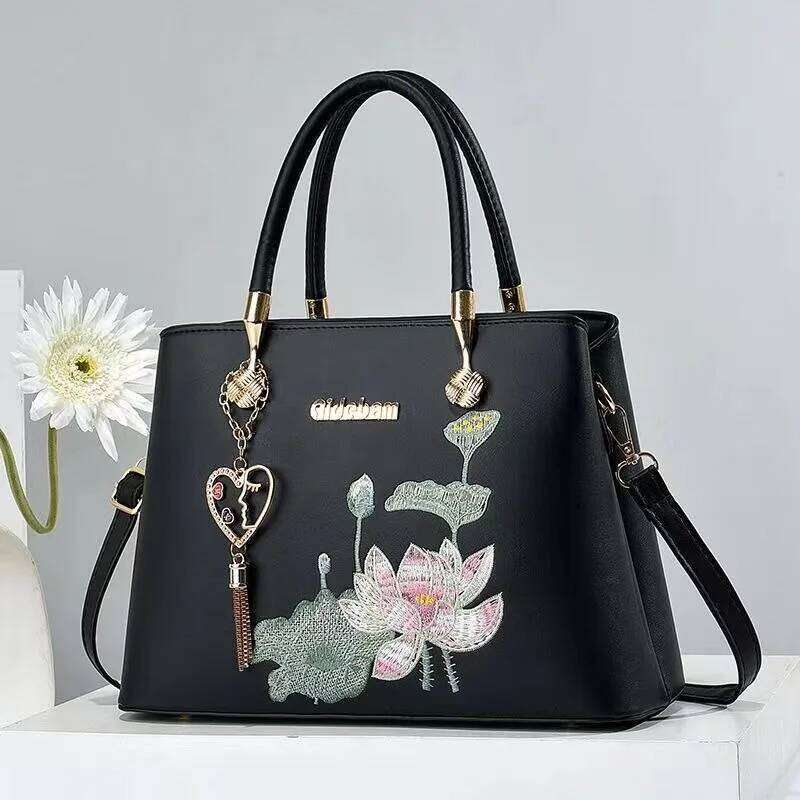 High Quality Embroidered Flower Women Shoulder Bag Large Capacity Crossbody Bag Luxury Brand Designer Handbag Commuting Tote Bag