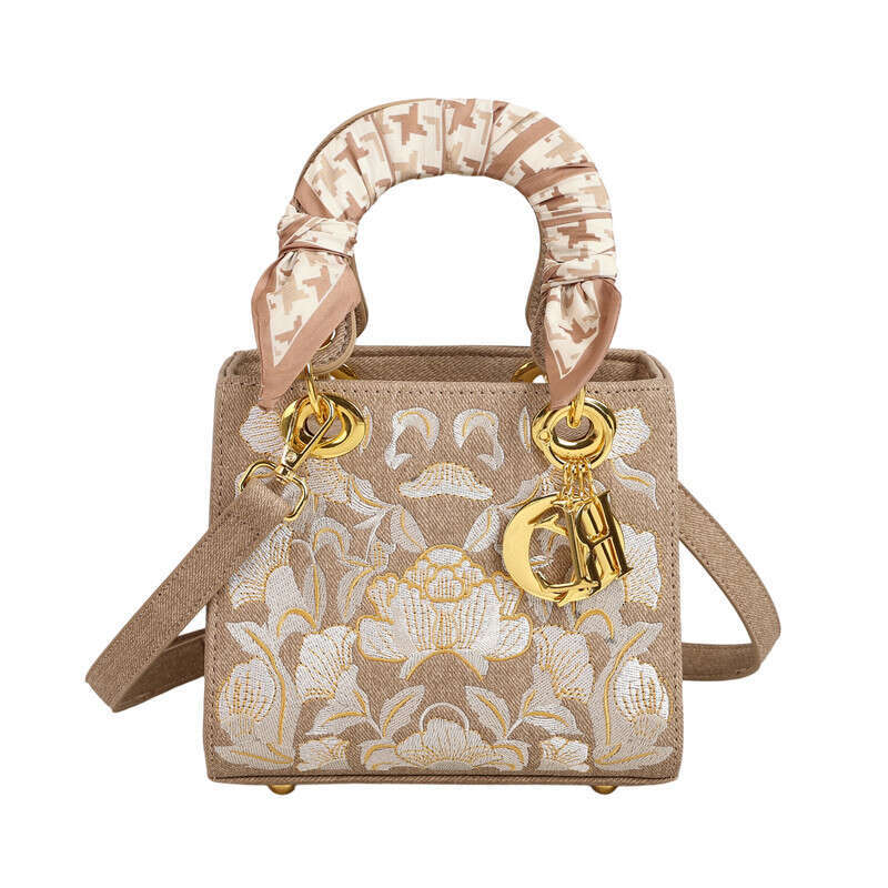 Heavy Embroidery Embroidered Versatile Princess Diana New Fashion Scarf tote Handbag Women High End Single Shoulder Crossbody Bag