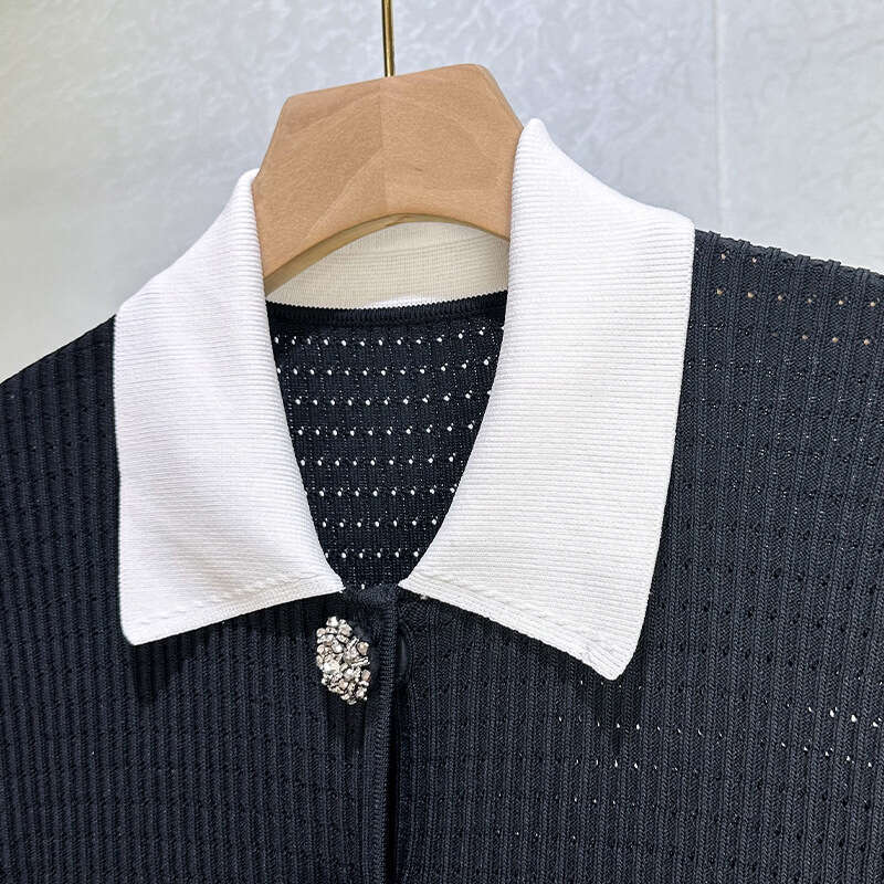 2026 Celebrity Style Women's High End Color blocked Collar, Diamond Button Knitted Belt, Wrinkled Long Skirt