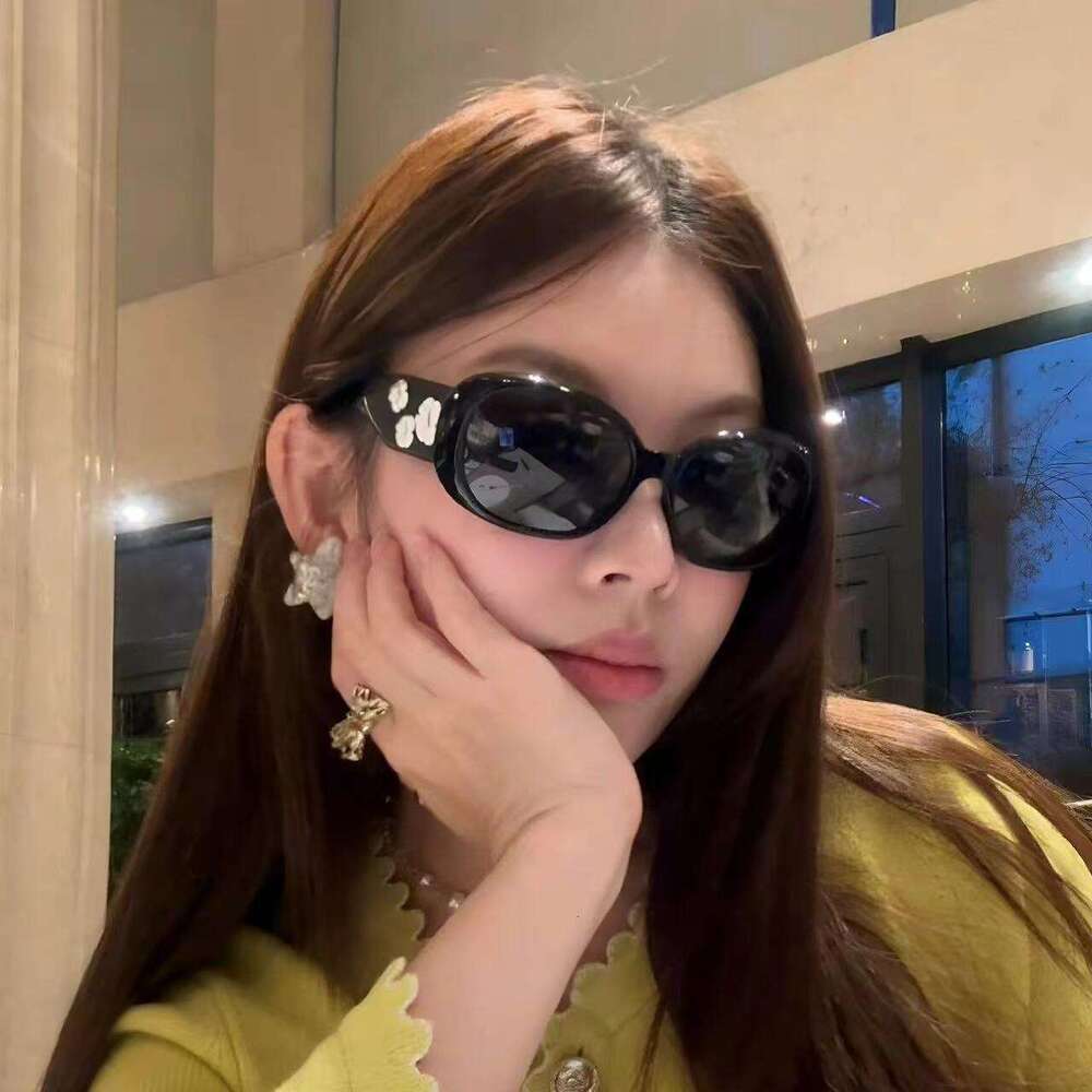 Sunglasses Camellia Flower Large Frame Slimming Design with UV Protection for Daily Street Wear Outdoor Sun Glasses Black Shades UV400 Protection Text