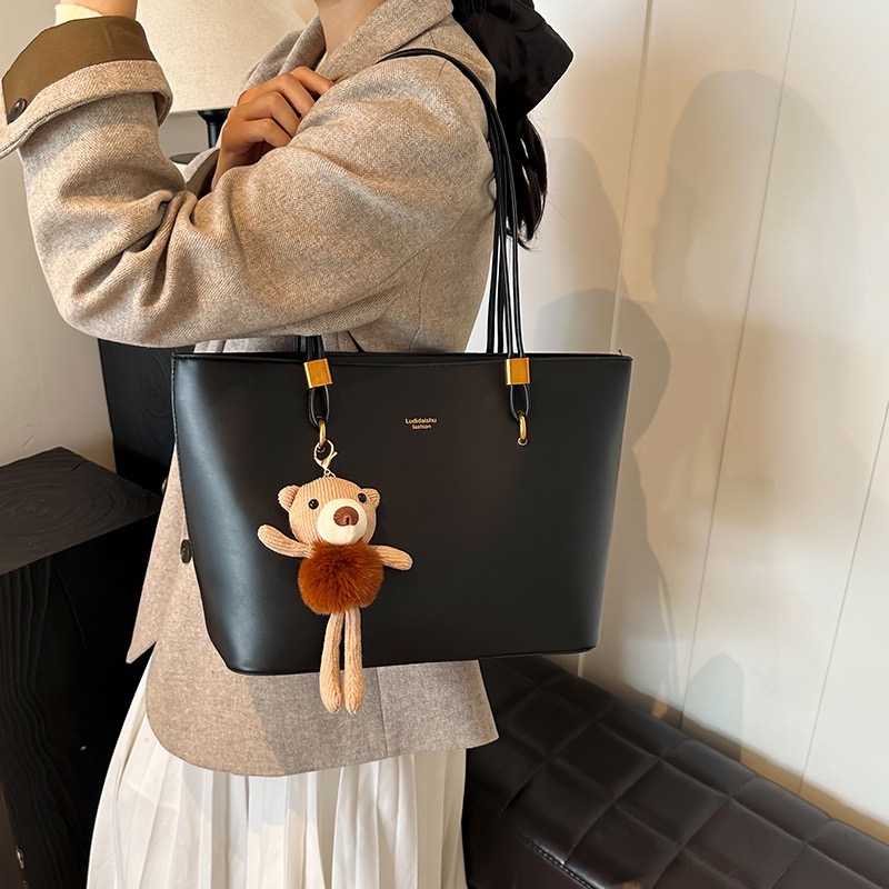 Advanced Texture Bag For Women 2026 New Large Capacity Single Shoulder Commuting Bag Fashionable And Personalized Tote Bag