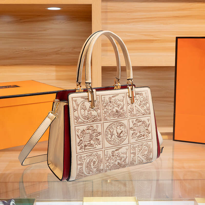 Light Luxury High-End Handbag New Chinese Handmade Embroidery Mom Style Elegant Shoulder Bag For Women Evergwish