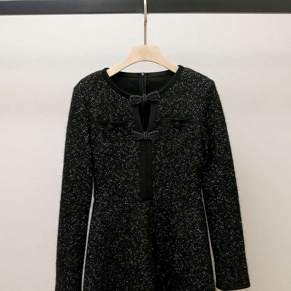 2026 Autumn/Winter New High end Thick Bead Hollow Bow Slimming sequin Knitted Women's Dress