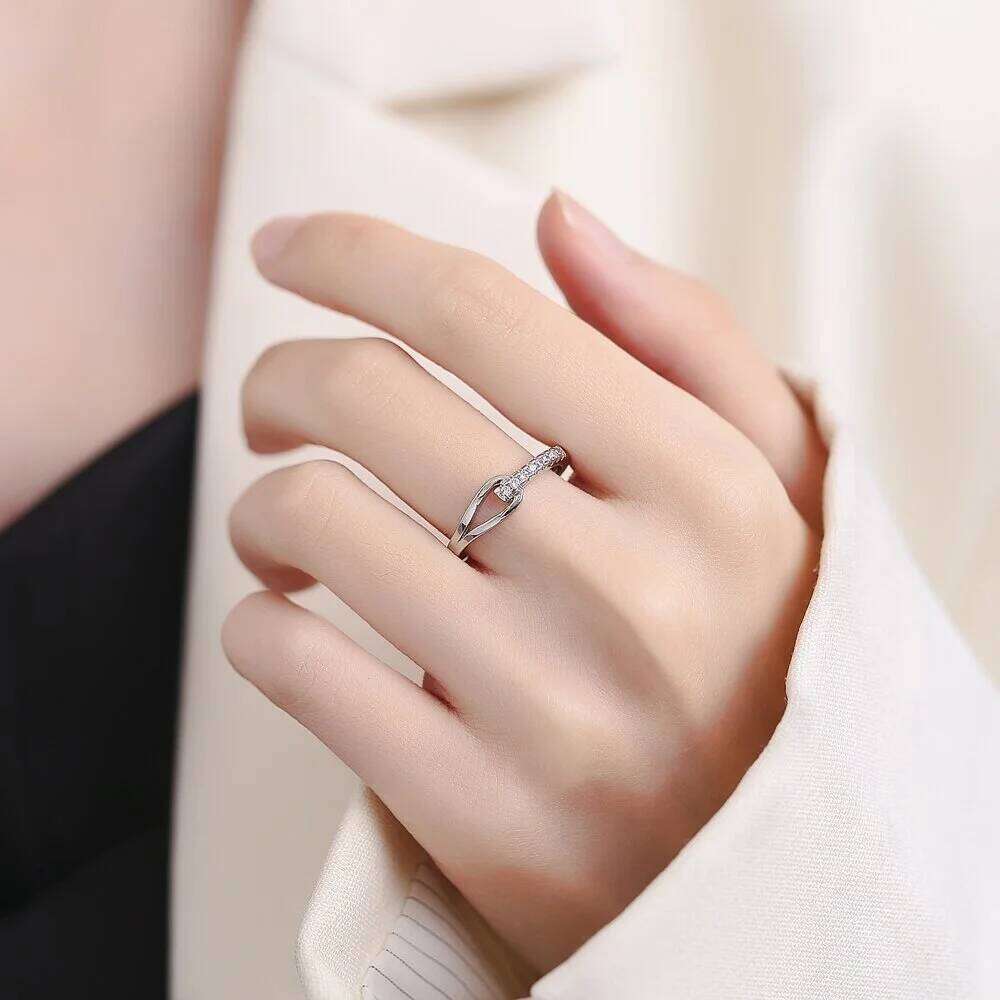 925 Sterling Silver High-End Full Diamond Hollow Design Shaped Zircon Personalized High-Quality Women's Ring XJ260127