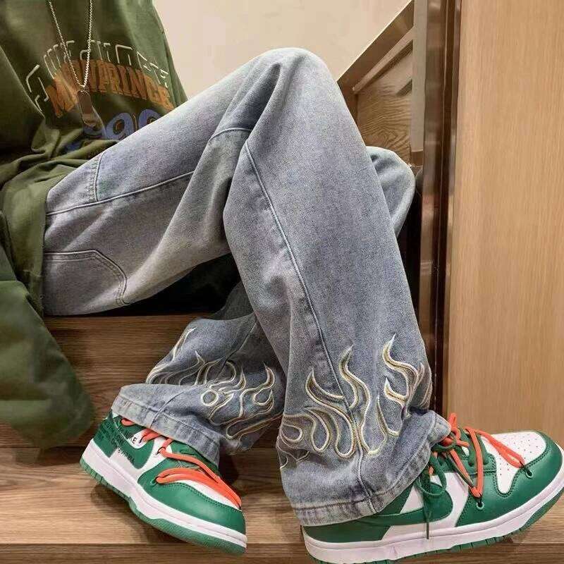 Fashion Flame Embroidery Men's Neutral Wide Leg Denim Trousers Loose Straight Jeans Youth Casual Baggy Hip Hop Pants 2023 C260128