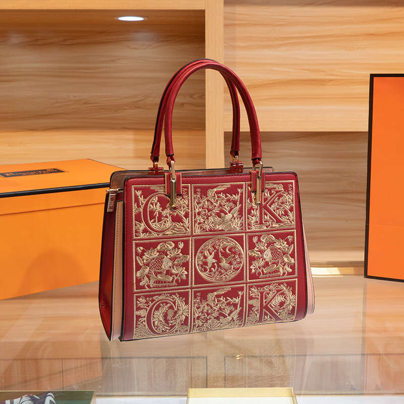 Light Luxury High-End Handbag New Chinese Handmade Embroidery Mom Style Elegant Shoulder Bag For Women Evergwish