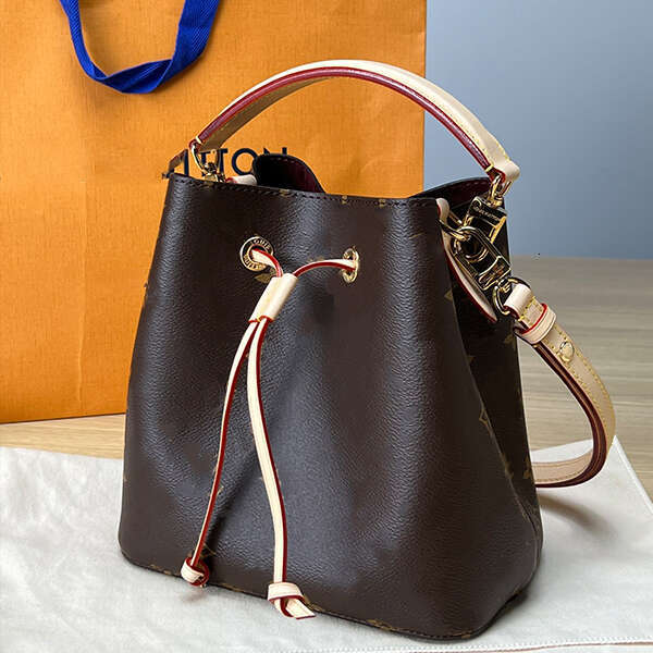 Ladies Fashion Casual Designer Luxury BB Bucket Shoulder Bags Crossbody Totes Handbag Messenger Bag Cases TOP Mirror Quality M46581 Purse Pouch