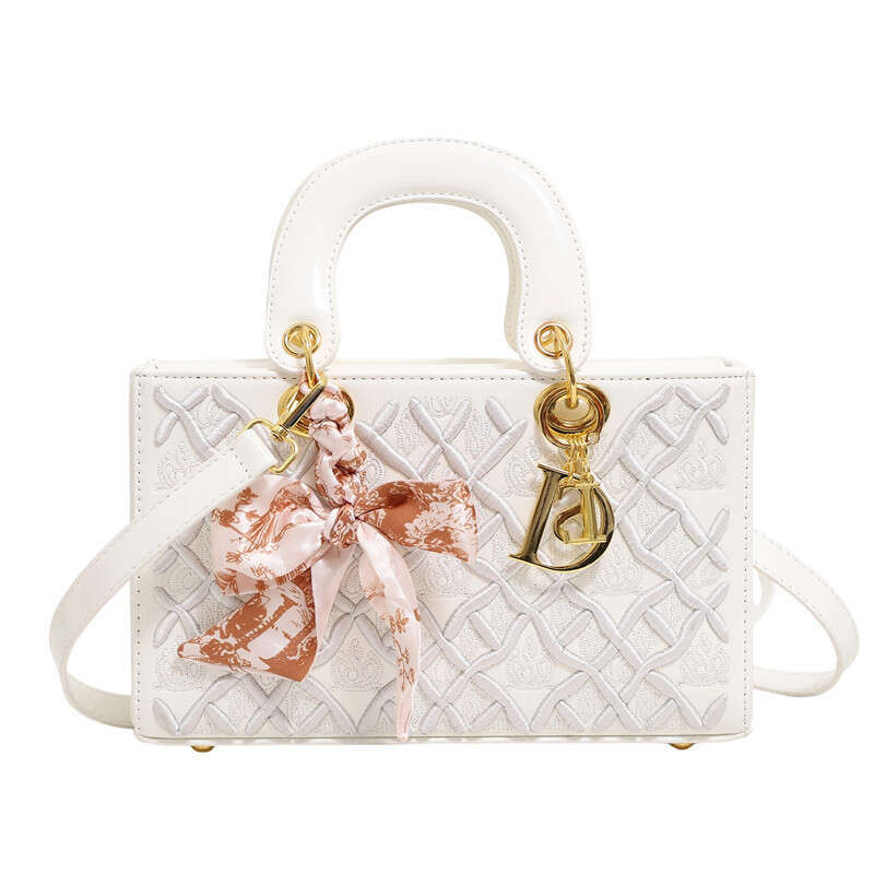 Heavy Embroidery Handbag Princess Diana Style Women New Hot-Selling Fashion Scarf Single Shoulder Crossbody Bag tote