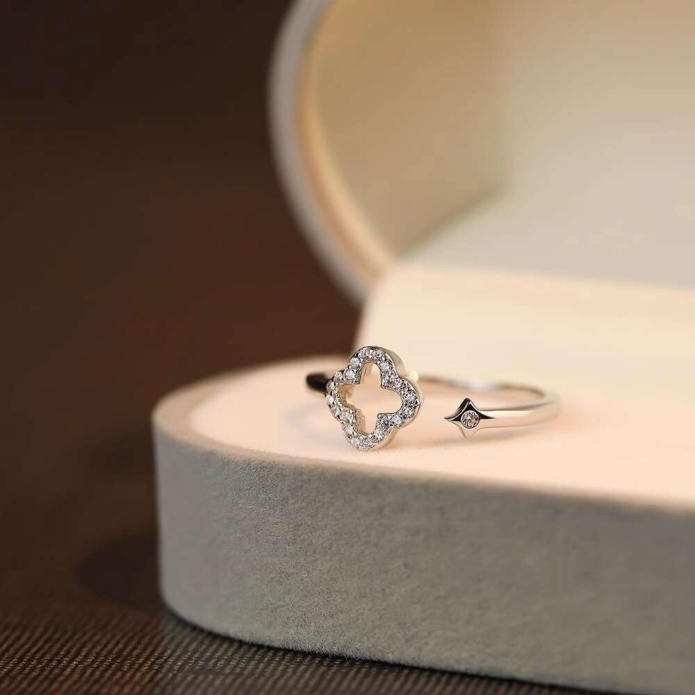 All-diamond four-leaf clover ring Micro-set open-face ring A romantic ladies' ring