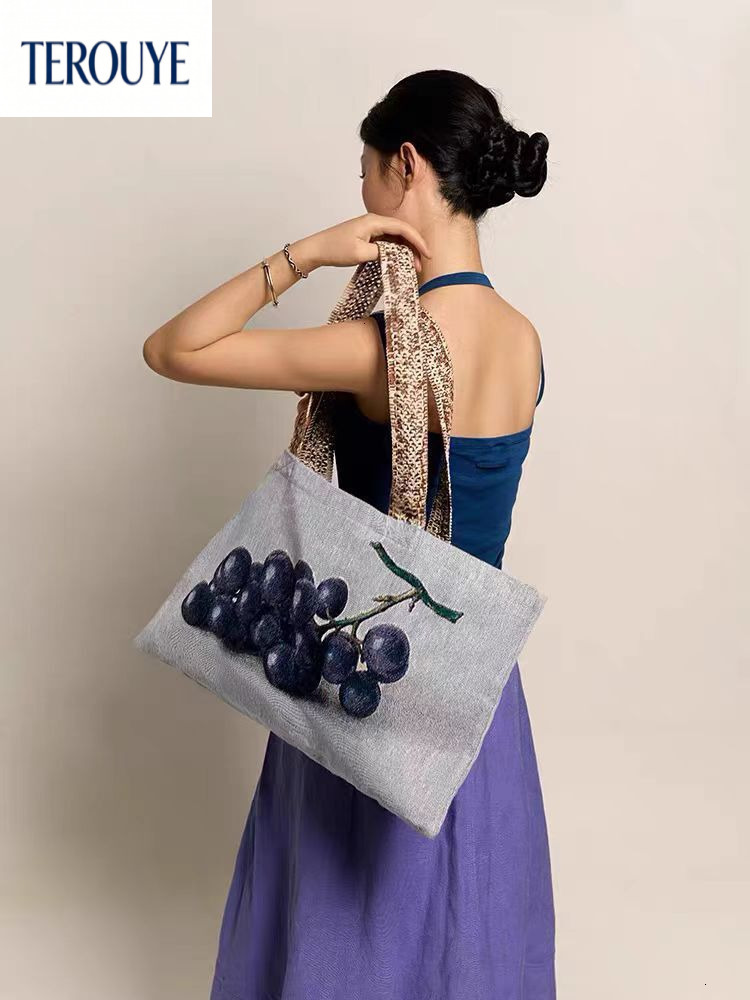 TEROUYE autumn and winter new French style grape oil bag painting hand-painted bag trend retro large capacity light luxury women's armpit bag
