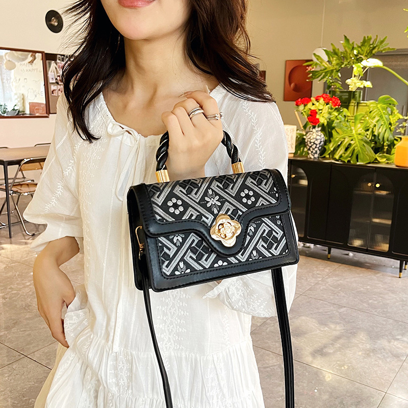 Luxury Brand 2026 New Niche Women's Luxurious handbag Casual High-Quality Small Square Fashionable Trendy Crossbody Bag