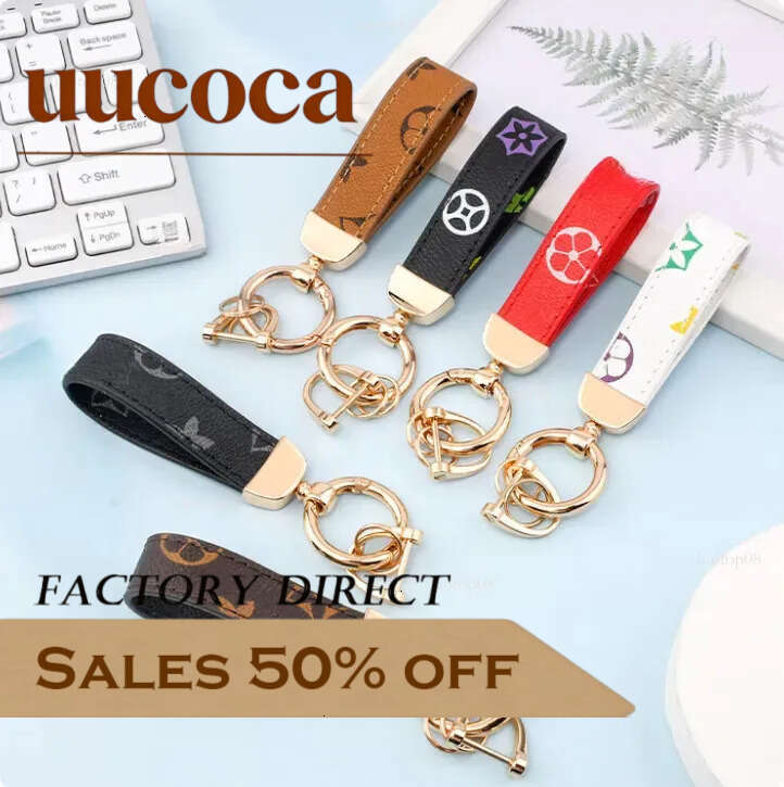 Letter pattern keychain Leather flower-shaped pendant Suitable for daily use and travel